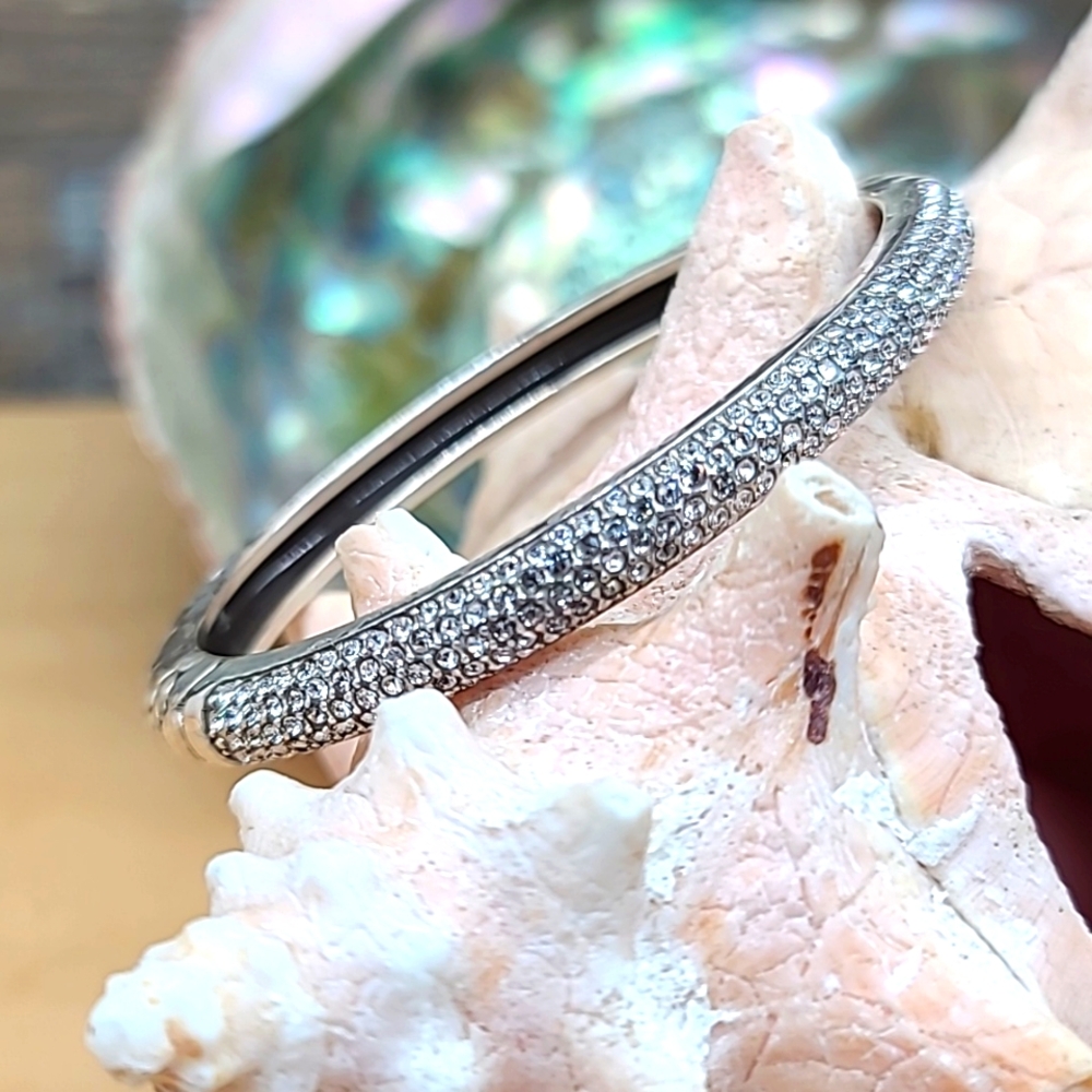 Brighton "PEBBLE ICE" Pave Swarovski Crystal Hinged Bangle on Pebbled Silver!